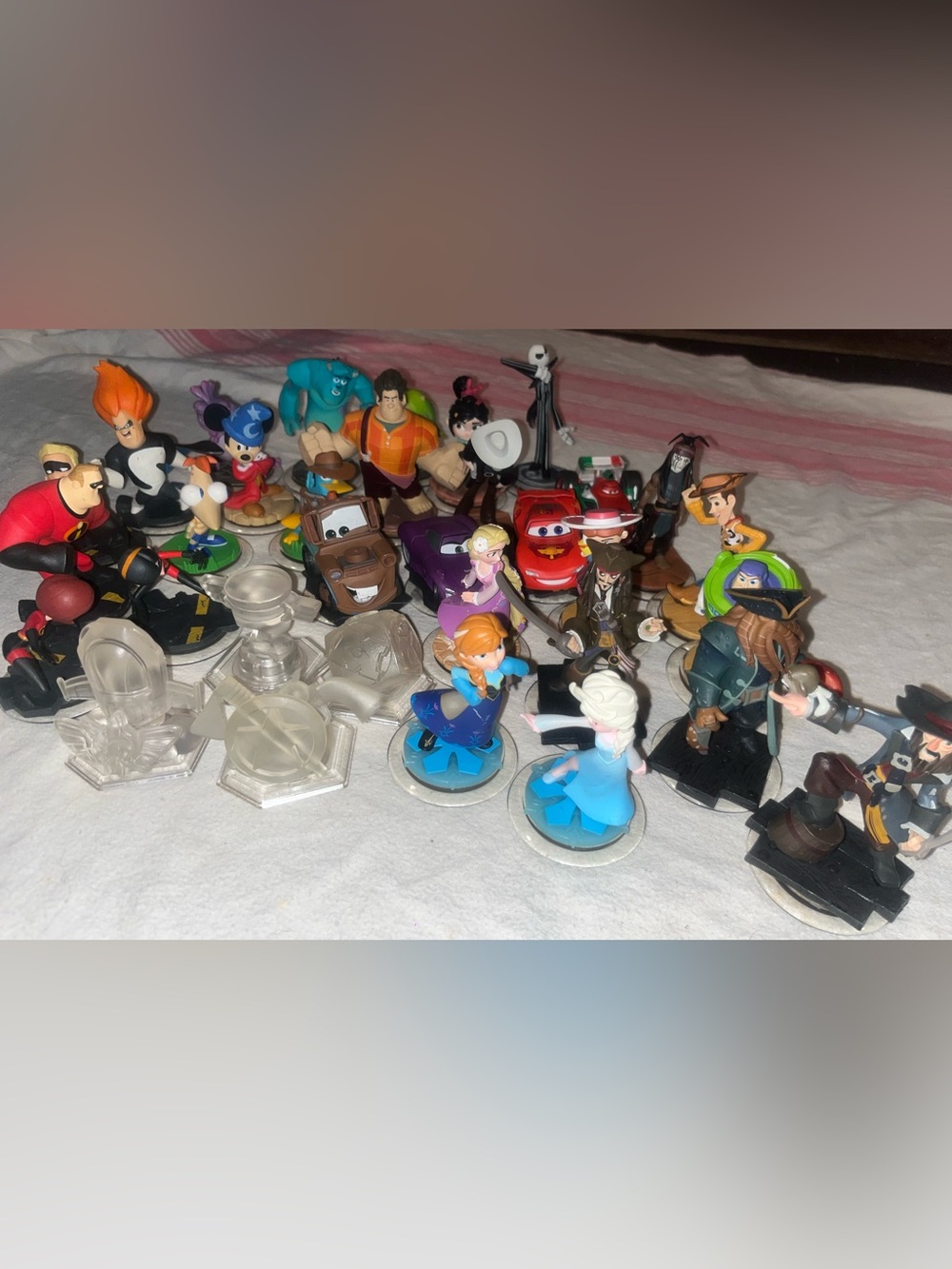 Disney Infinity 1.0 - All 36 characters, 4 Playsets & power discs